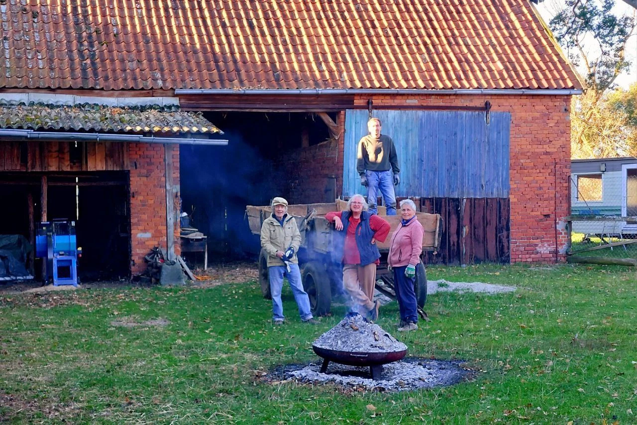 Hof Elbtalaue Rosien - Unsere Gemeinschaft im Einsatz