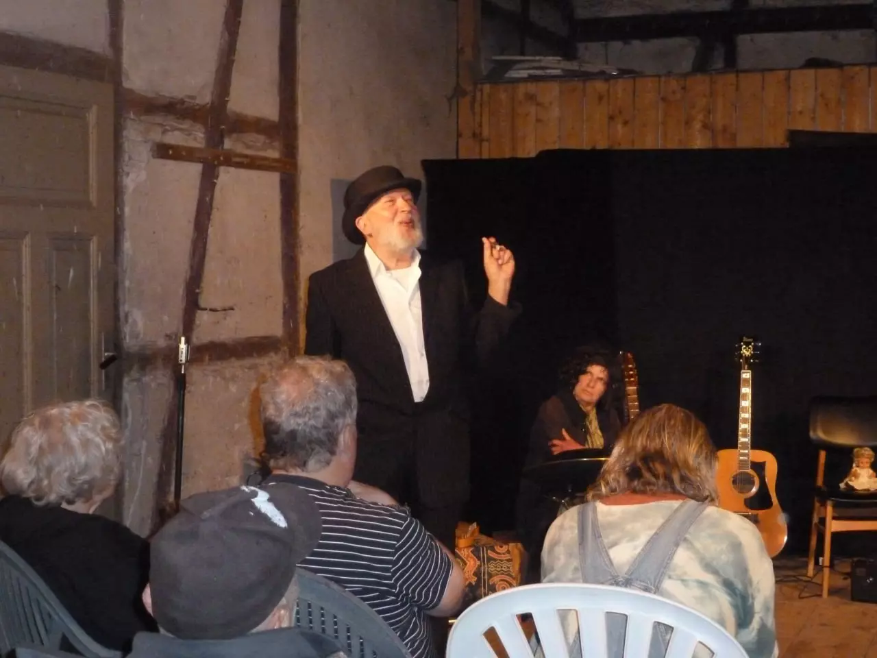 Theater "Momo" in der Tenne des Hofes Elbtalaue Rosien
